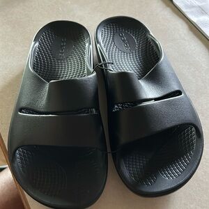 COPY - OOFOS women’s slides